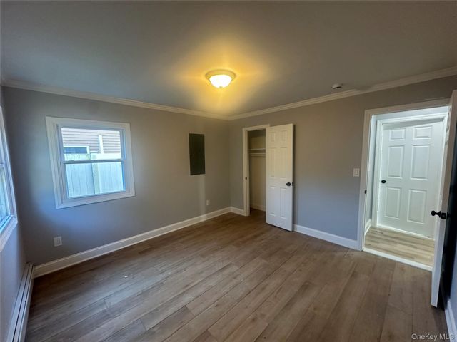 11 Belfry Lane, Hicksville, NY 11801