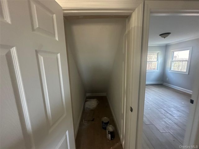 11 Belfry Lane, Hicksville, NY 11801