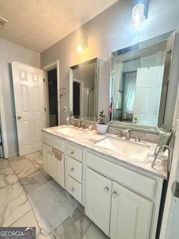 2256 Swan Lake Court, Grayson, GA 30017