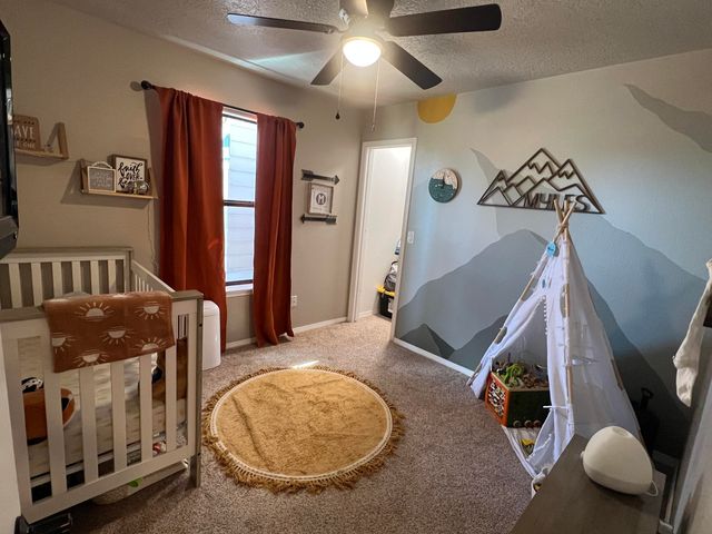 8024 Lyndsi Avenue NW, Albuquerque, NM 87120