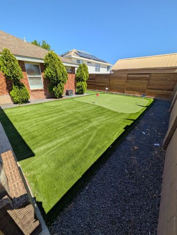 8024 Lyndsi Avenue NW, Albuquerque, NM 87120