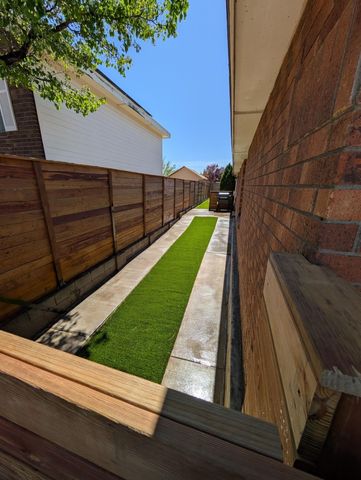 8024 Lyndsi Avenue NW, Albuquerque, NM 87120