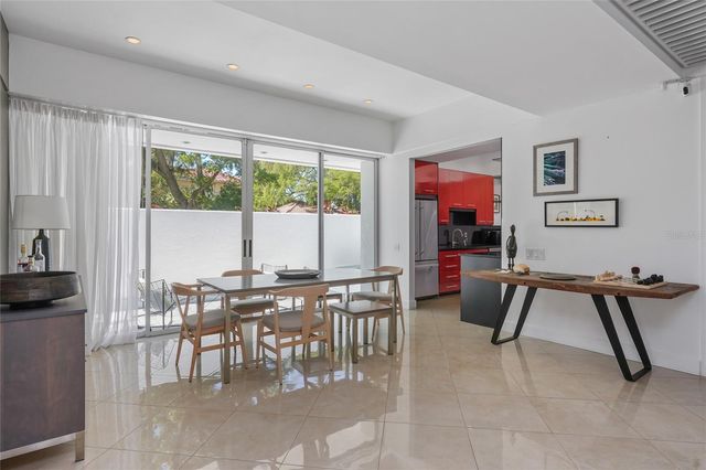 4223 W CLEVELAND STREET, Tampa, FL 33609