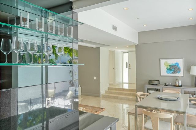 4223 W CLEVELAND STREET, Tampa, FL 33609