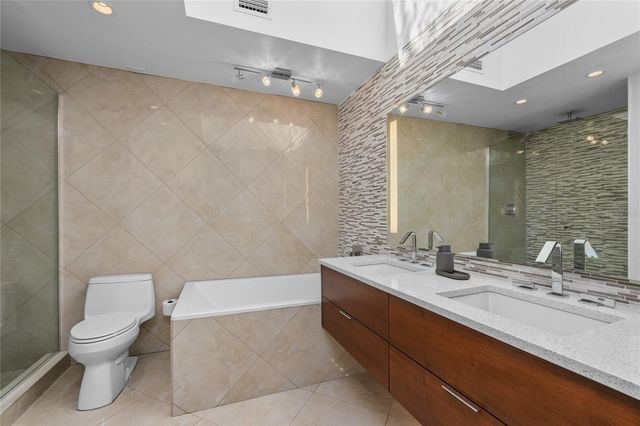 4223 W CLEVELAND STREET, Tampa, FL 33609