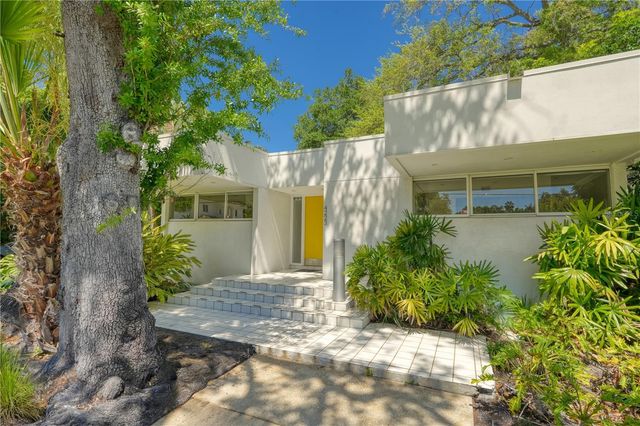 4223 W CLEVELAND STREET, Tampa, FL 33609