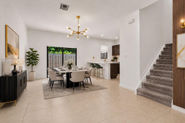 670 NE 207th St, Miami, FL 33179