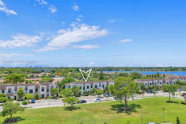 670 NE 207th St, Miami, FL 33179