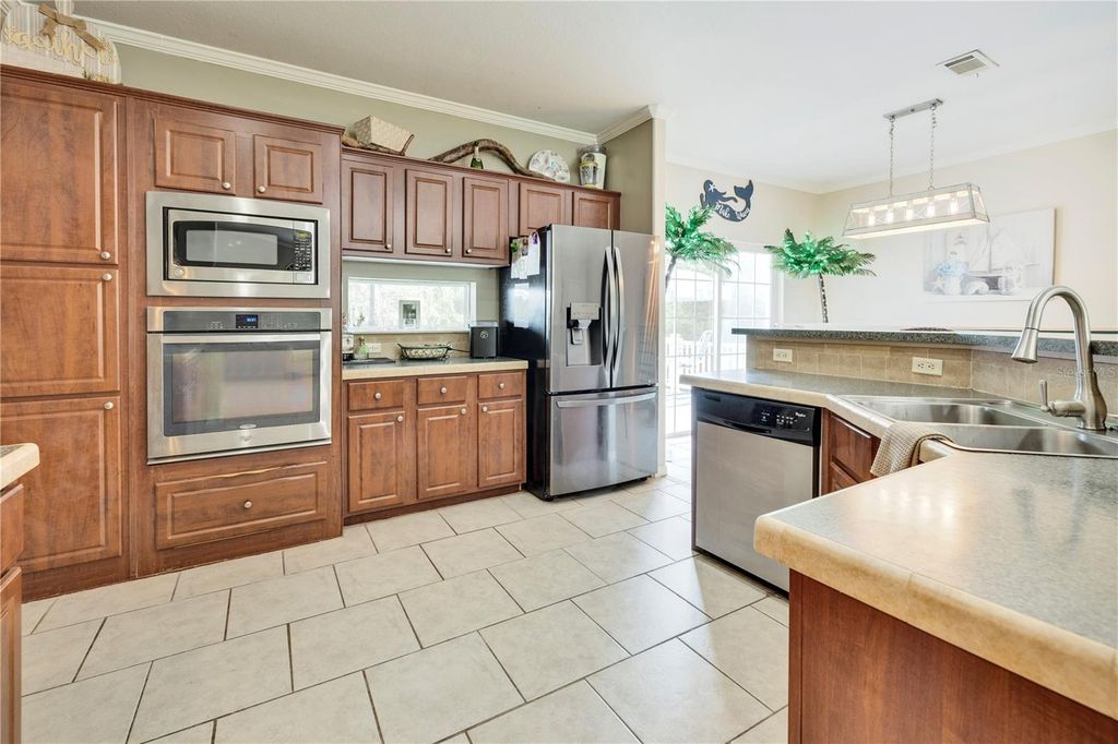 Image 11 of property listing at 360 LAKESHORE DRIVE, St Augustine, FL 32095