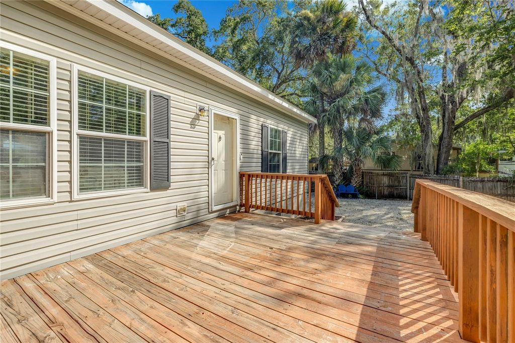 Image 4 of property listing at 360 LAKESHORE DRIVE, St Augustine, FL 32095