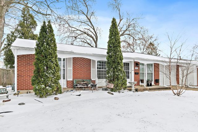 213 Villa Road, Streamwood, IL 60107