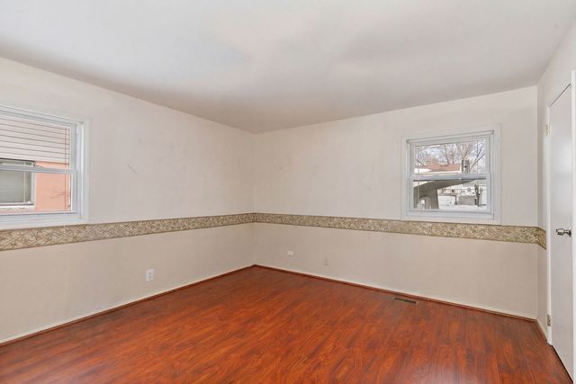 213 Villa Road, Streamwood, IL 60107