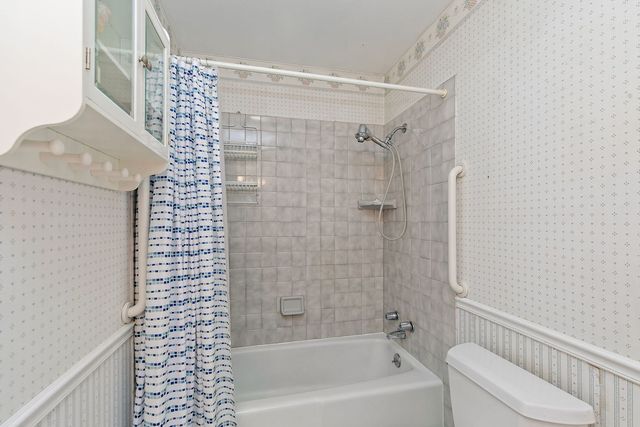 213 Villa Road, Streamwood, IL 60107