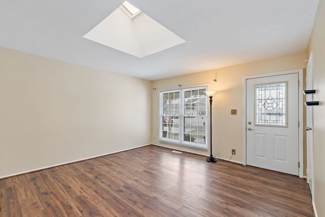 213 Villa Road, Streamwood, IL 60107