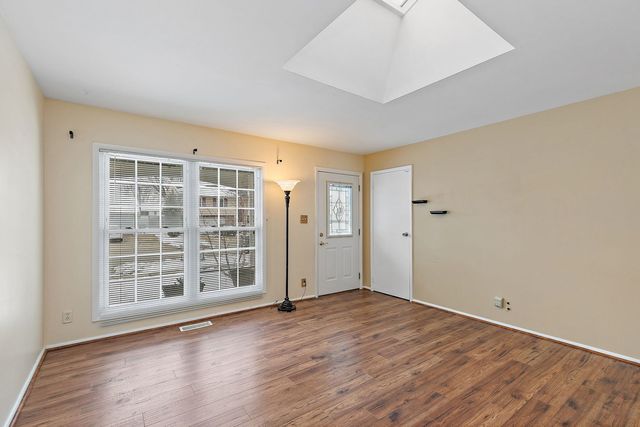 213 Villa Road, Streamwood, IL 60107