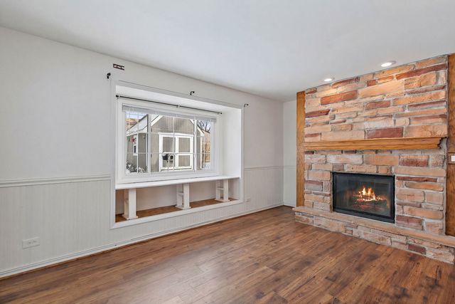 213 Villa Road, Streamwood, IL 60107