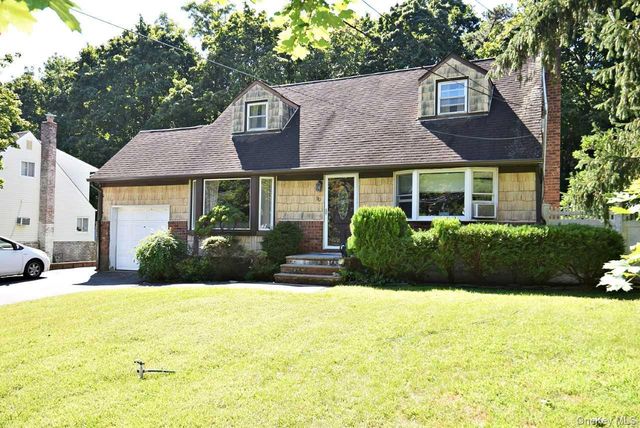 90 Cornell Drive, Smithtown, NY 11787