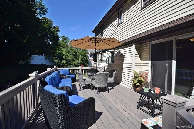 90 Cornell Drive, Smithtown, NY 11787