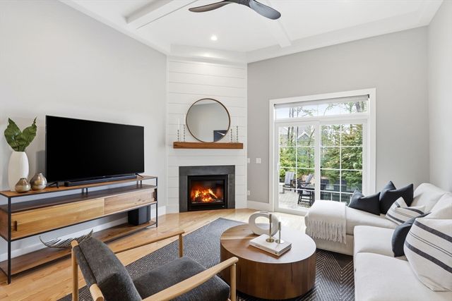 3 Mountain Laurel Way, Plymouth, MA 02360