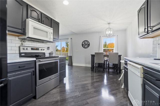 107 Marilyn Way, Brookville, OH 45309