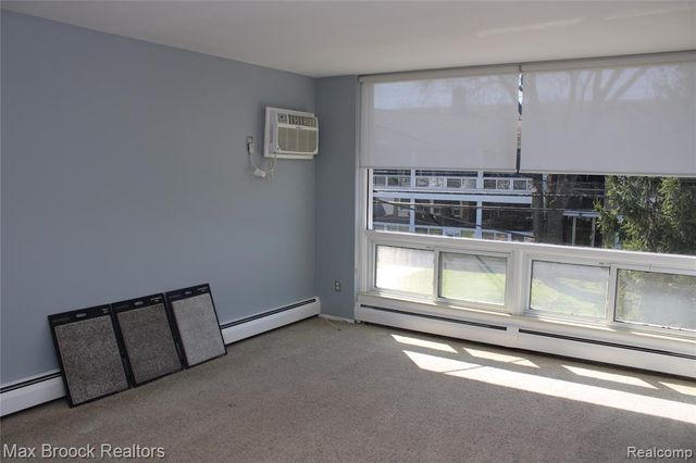 150 Bird Avenue 25, Birmingham, MI 48009