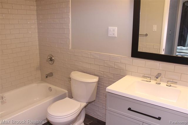 150 Bird Avenue 25, Birmingham, MI 48009
