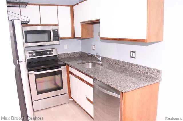 150 Bird Avenue 25, Birmingham, MI 48009