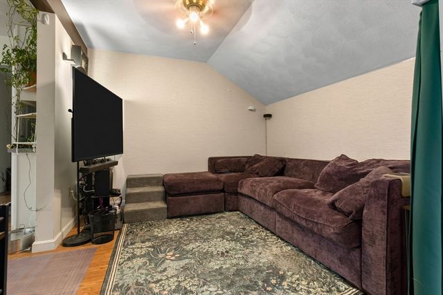 4 Calas Circle, Peabody, MA 01960