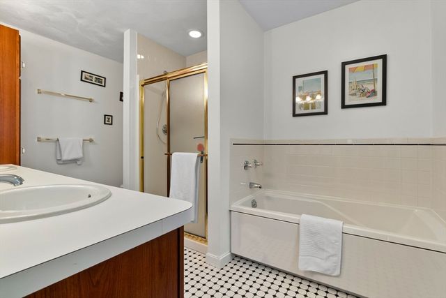 4 Calas Circle, Peabody, MA 01960