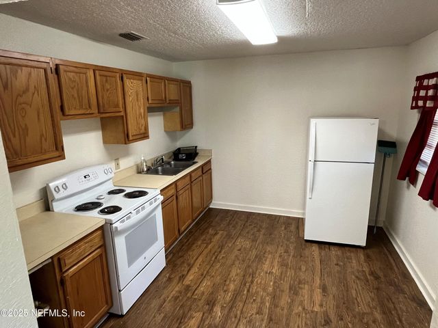 758 ELLIS Road S, Jacksonville, FL 32205