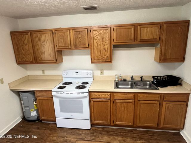 758 ELLIS Road S, Jacksonville, FL 32205