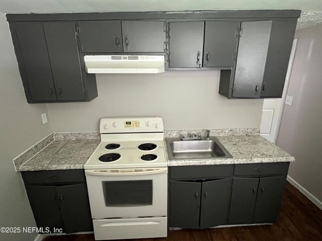 758 ELLIS Road S, Jacksonville, FL 32205
