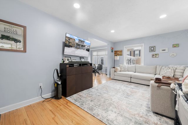 700 Forest Avenue, Royal Oak City, MI 48067