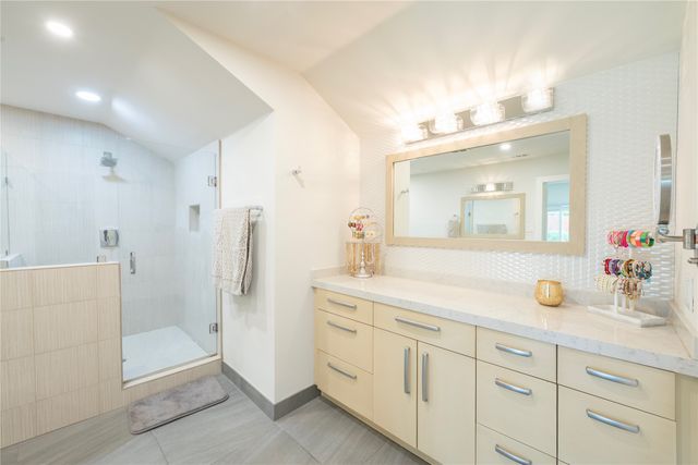 6956 Meadowbriar Lane, Dallas, TX 75230