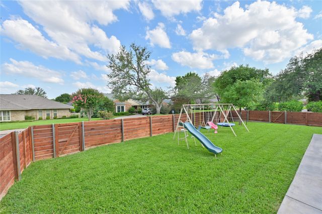 6956 Meadowbriar Lane, Dallas, TX 75230
