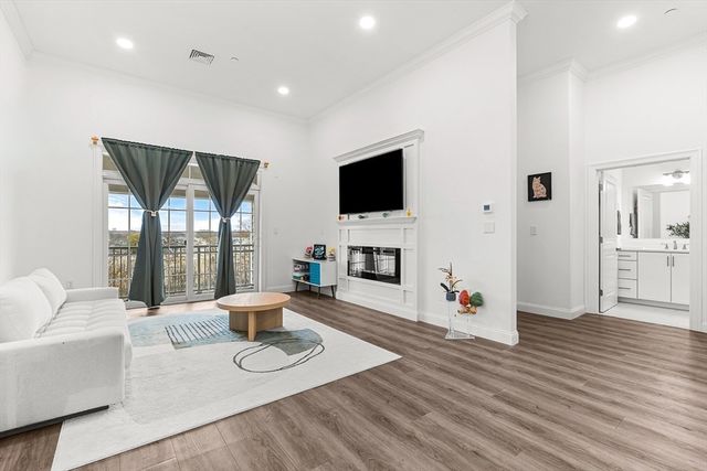 320 Middlesex Ave E403, Medford, MA 02155