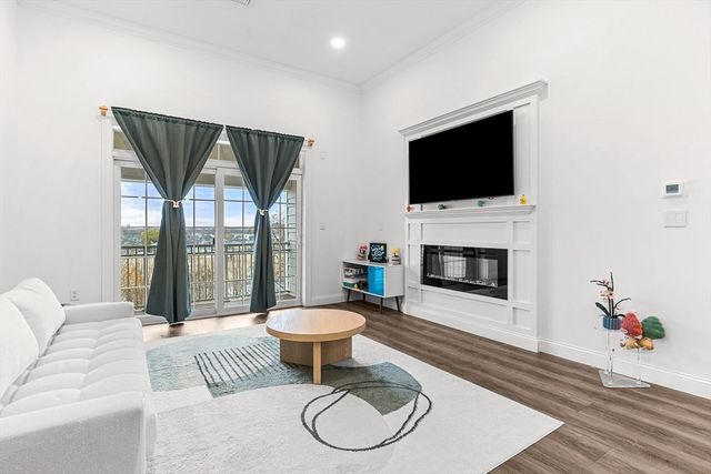 320 Middlesex Ave E403, Medford, MA 02155