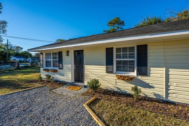 2328 Meridian Road, North Charleston, SC 29405