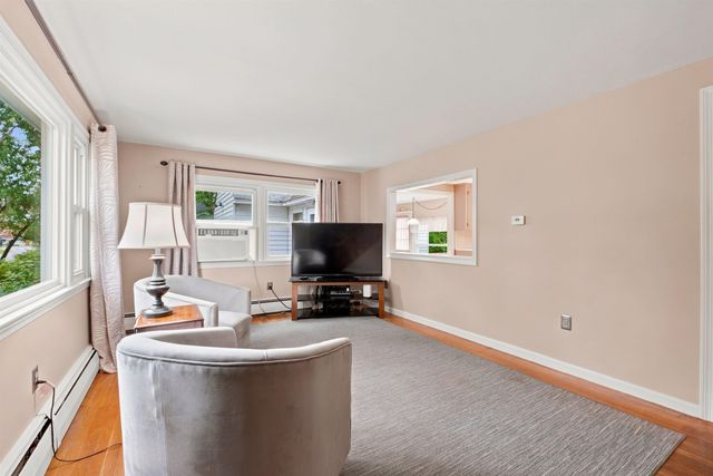 5 Dover Street, Concord, NH 03301