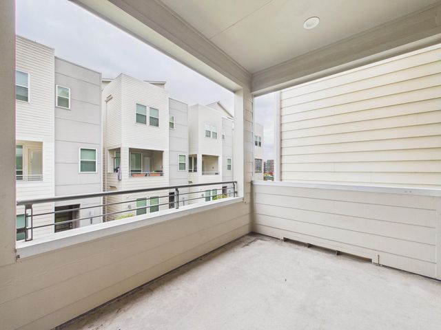 2711 Clinton Drive, Houston, TX 77020