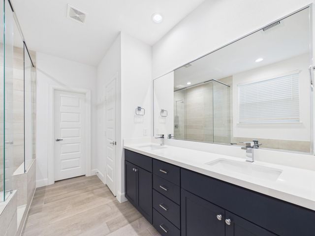 2711 Clinton Drive, Houston, TX 77020