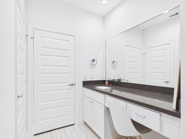 2711 Clinton Drive, Houston, TX 77020