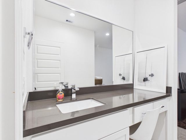 2711 Clinton Drive, Houston, TX 77020