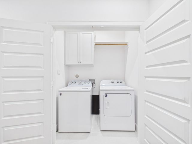 2711 Clinton Drive, Houston, TX 77020