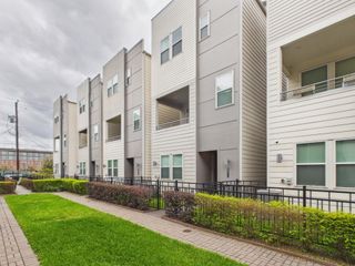 2711 Clinton Drive, Houston, TX 77020