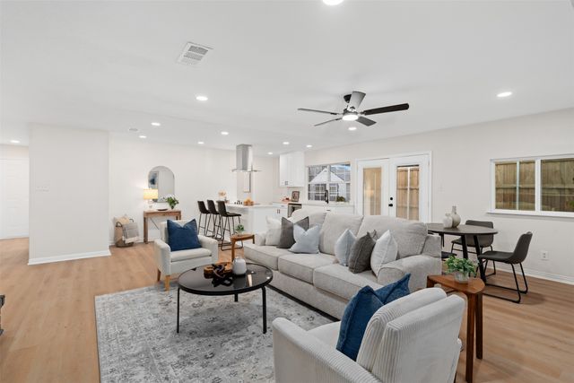 8822 Miami Drive, Rowlett, TX 75088