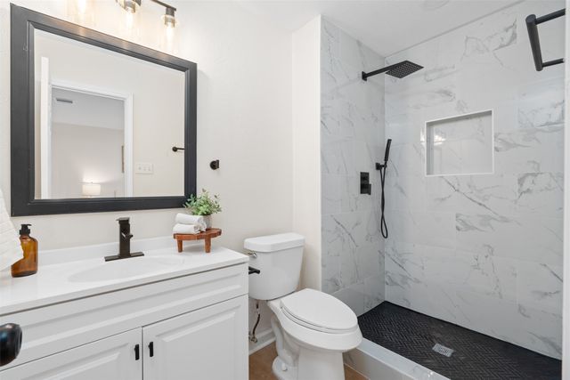 8822 Miami Drive, Rowlett, TX 75088