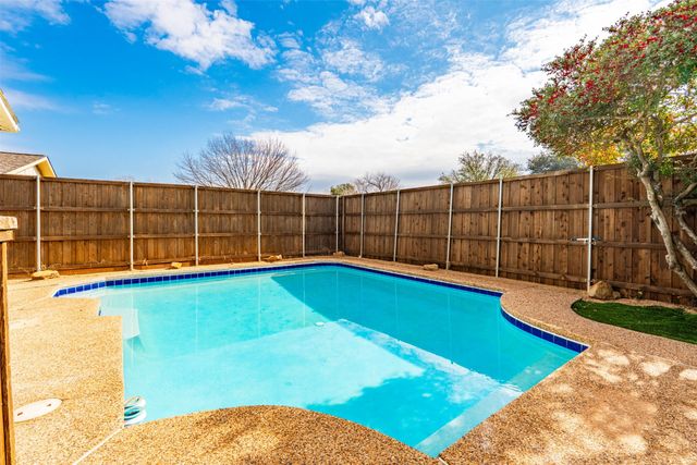 8822 Miami Drive, Rowlett, TX 75088