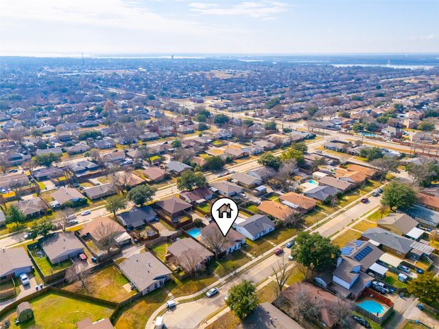 8822 Miami Drive, Rowlett, TX 75088