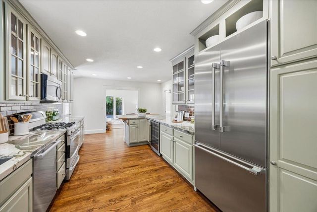 1447 Laguna Avenue, Burlingame, CA 94010